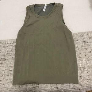 Athleta In Motion tank - never worn